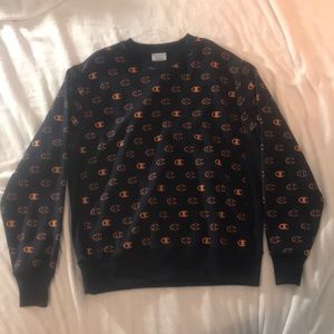 Like new Champion Crewneck XL